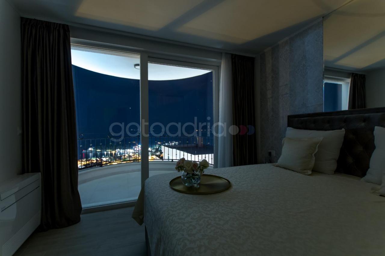 Villa Smaragd - Opal - Luxury Apt With Shared Pool And Private Hot Tub Makarska Exterior photo